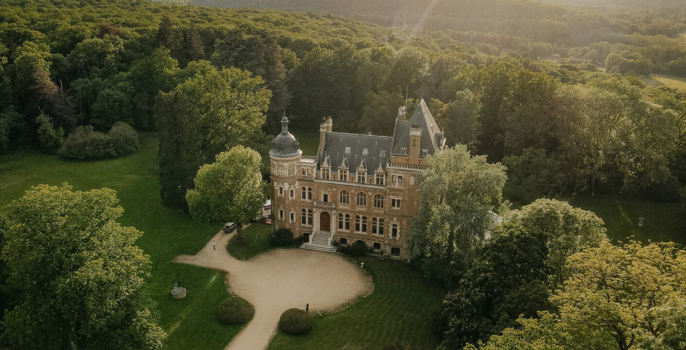 Château de Méridon drone view. Destination wedding in château near paris.
